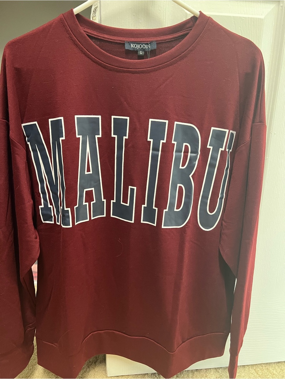 KOJOOIN Women’s Crewneck Sweatshirt in Burgundy with 'MALIBU' Graphic
